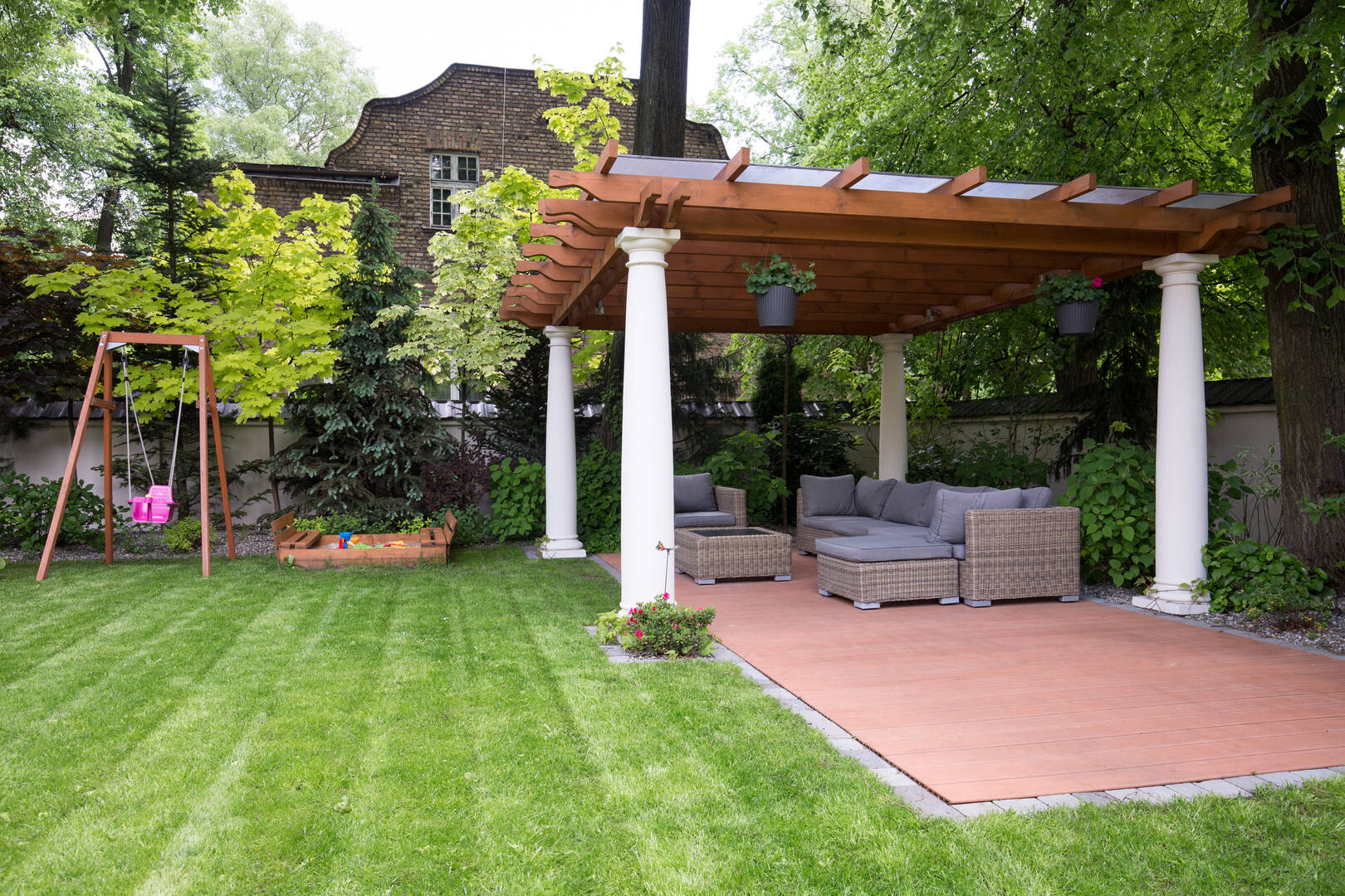 Greenwood Tree & Lawn